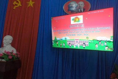 Liên đội Trường TH Đinh Tiên Hoàng hỗ trợ 40 suất quà cho các em học sinh có hoàn cảnh đặc biệt khó khăn vươn lên trong học tập